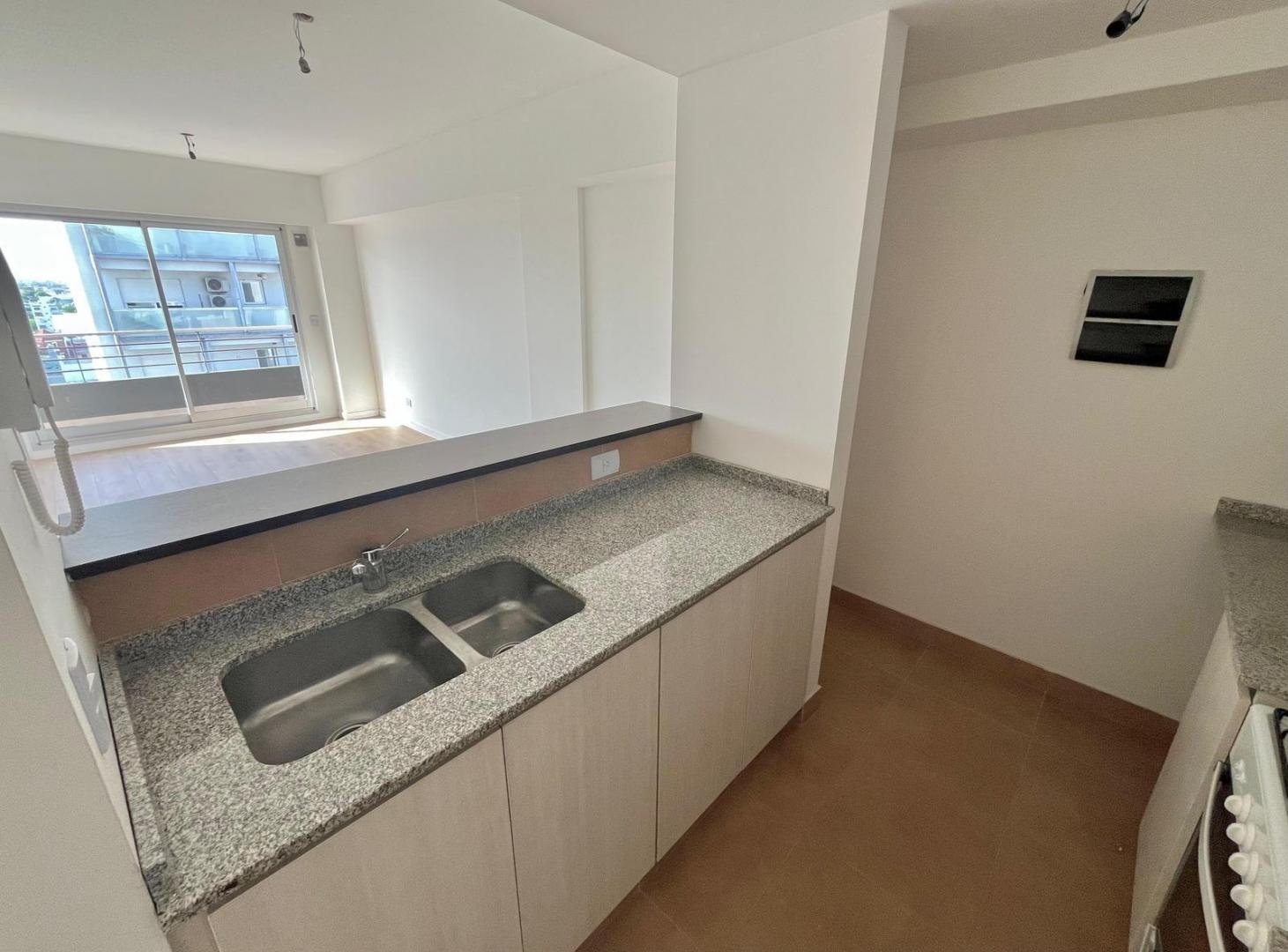 Foto de Venta Semipiso 3 ambientes con Balcón Corrido en piso alto en Villa, imagen 4