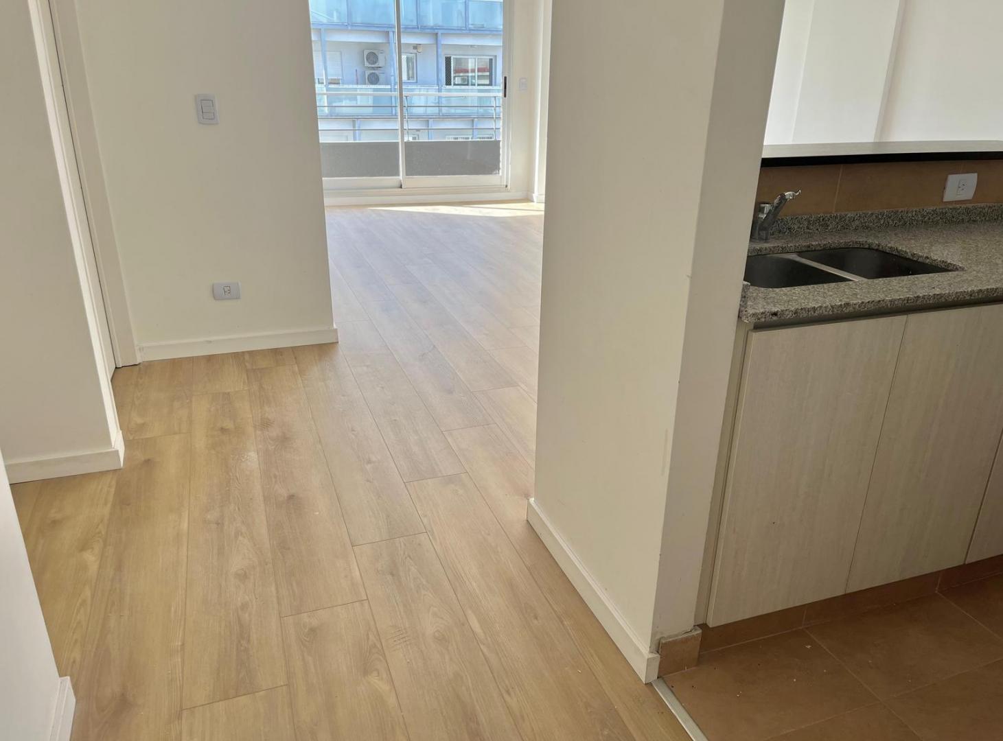 Foto de Venta Semipiso 3 ambientes con Balcón Corrido en piso alto en Villa, imagen 2
