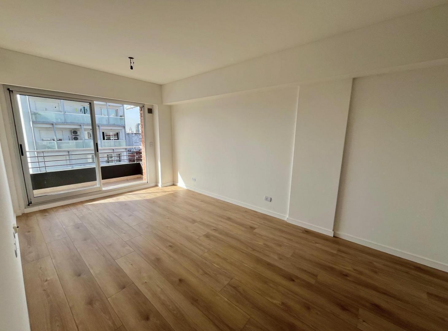 Foto de Venta Semipiso 3 ambientes con Balcón Corrido en piso alto en Villa, imagen 3