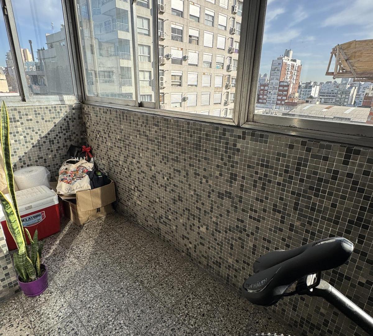 Foto de Venta semipiso alto, departamento 3 ambientes con balcón apto credito, imagen 2