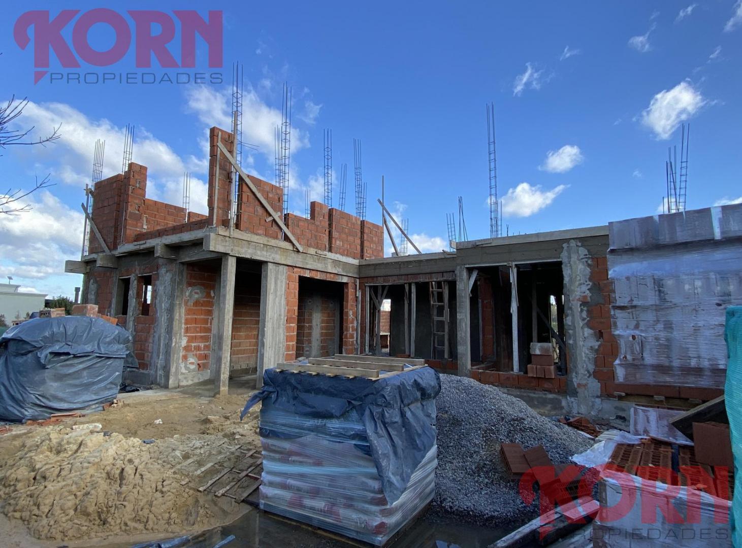 Foto de Casa en construcción en venta con vista a la laguna en Barrio San, imagen 2