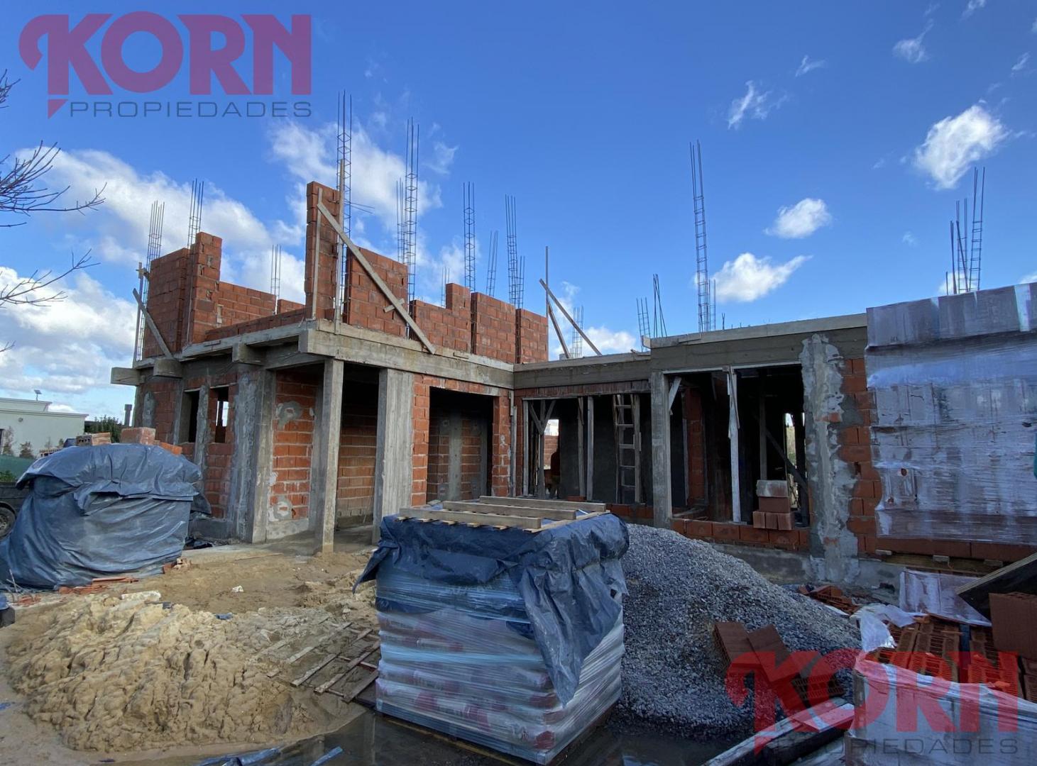 Foto de Casa en construcción en venta con vista a la laguna en Barrio San, imagen 4