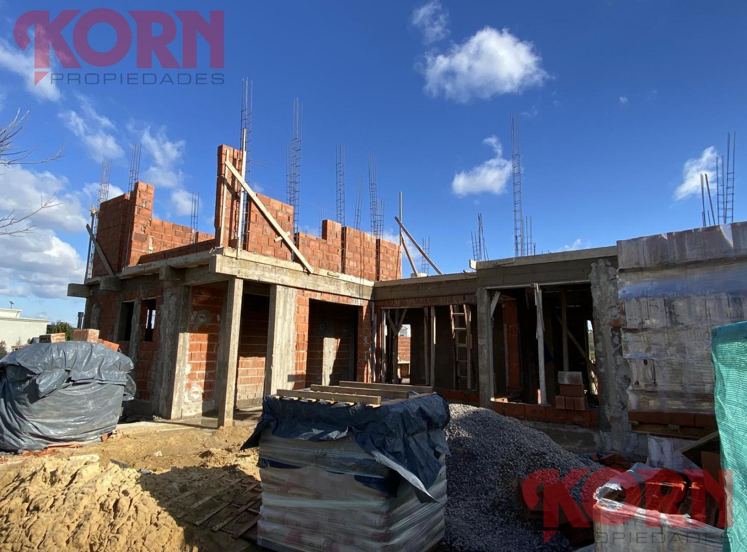 Foto de Casa en construcción en venta con vista a la laguna en Barrio San, imagen 3