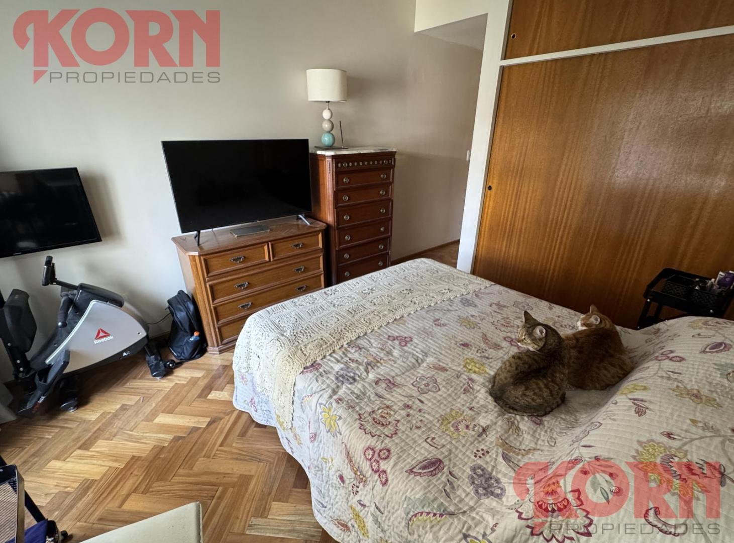 Foto de VENTA DEPARTAMENTO DE 4 AMBIENTES CON BALCON AL FRENTE COCHERA EN, imagen 2