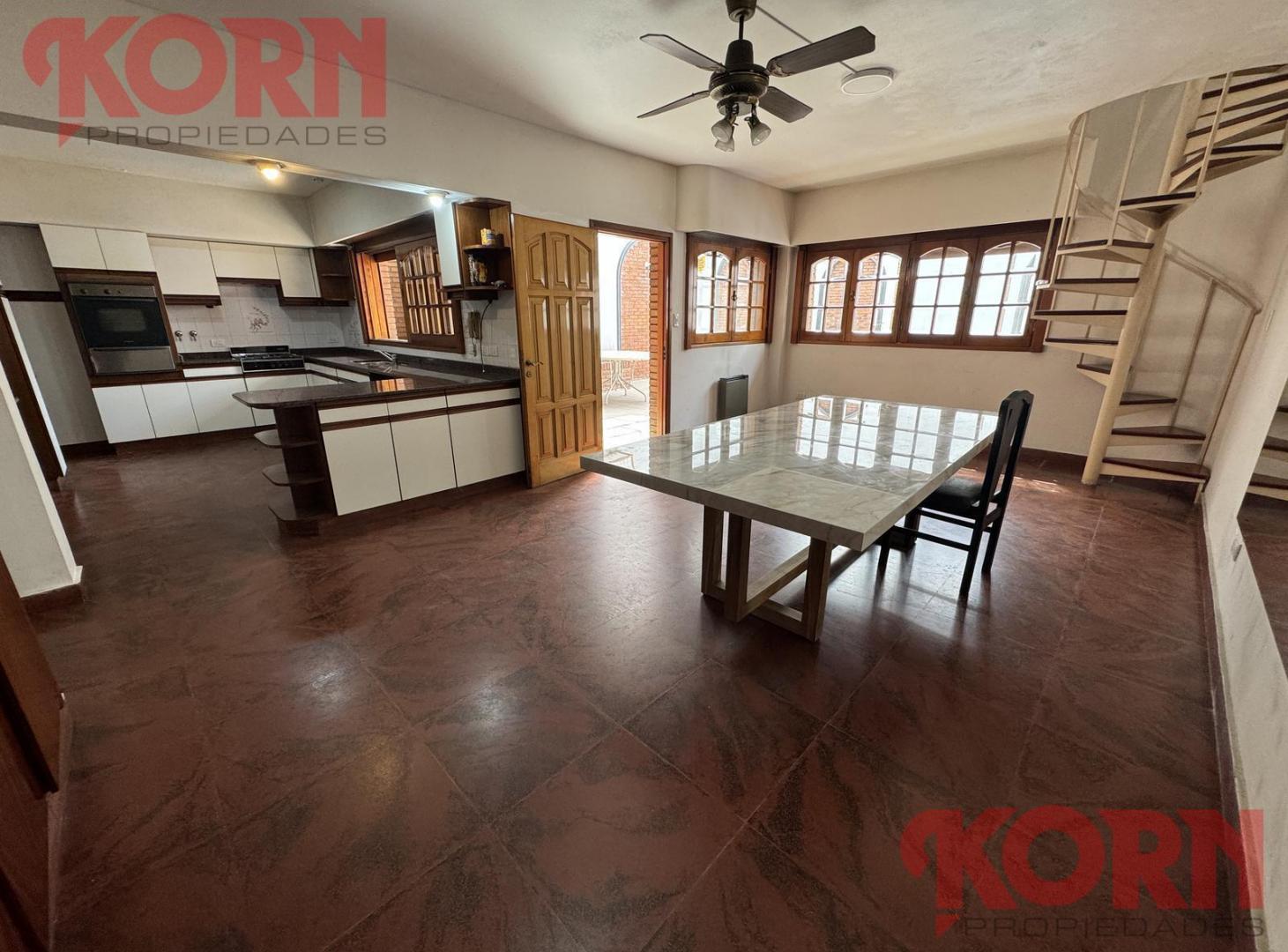 Foto de VENTA CASA LOTE PROPIO 4 AMBIENTES CON DEPENDENCIA GARAJE PATIO CON, imagen 1