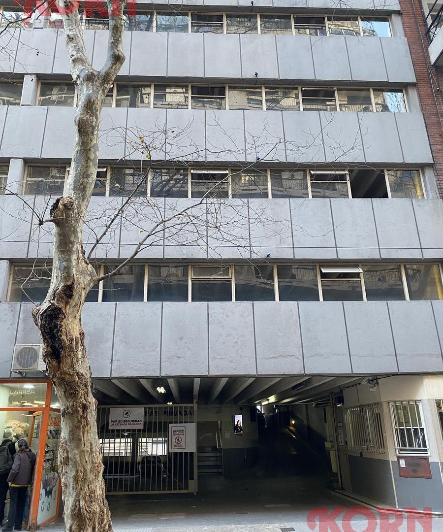 Foto de VENTA COCHERA FIJA Y CUBIERTA DE 12,34m², CÓMODA RAMPA, EN RECOLETA /, imagen 2