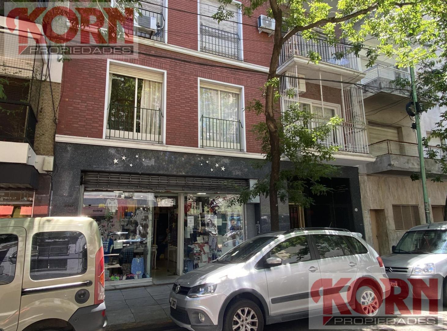 Foto de VENTA DEPARTAMENTO 4 AMBIENTES CON DEPENDENCIA, ESCRITORIO, PATIO Y, imagen 1