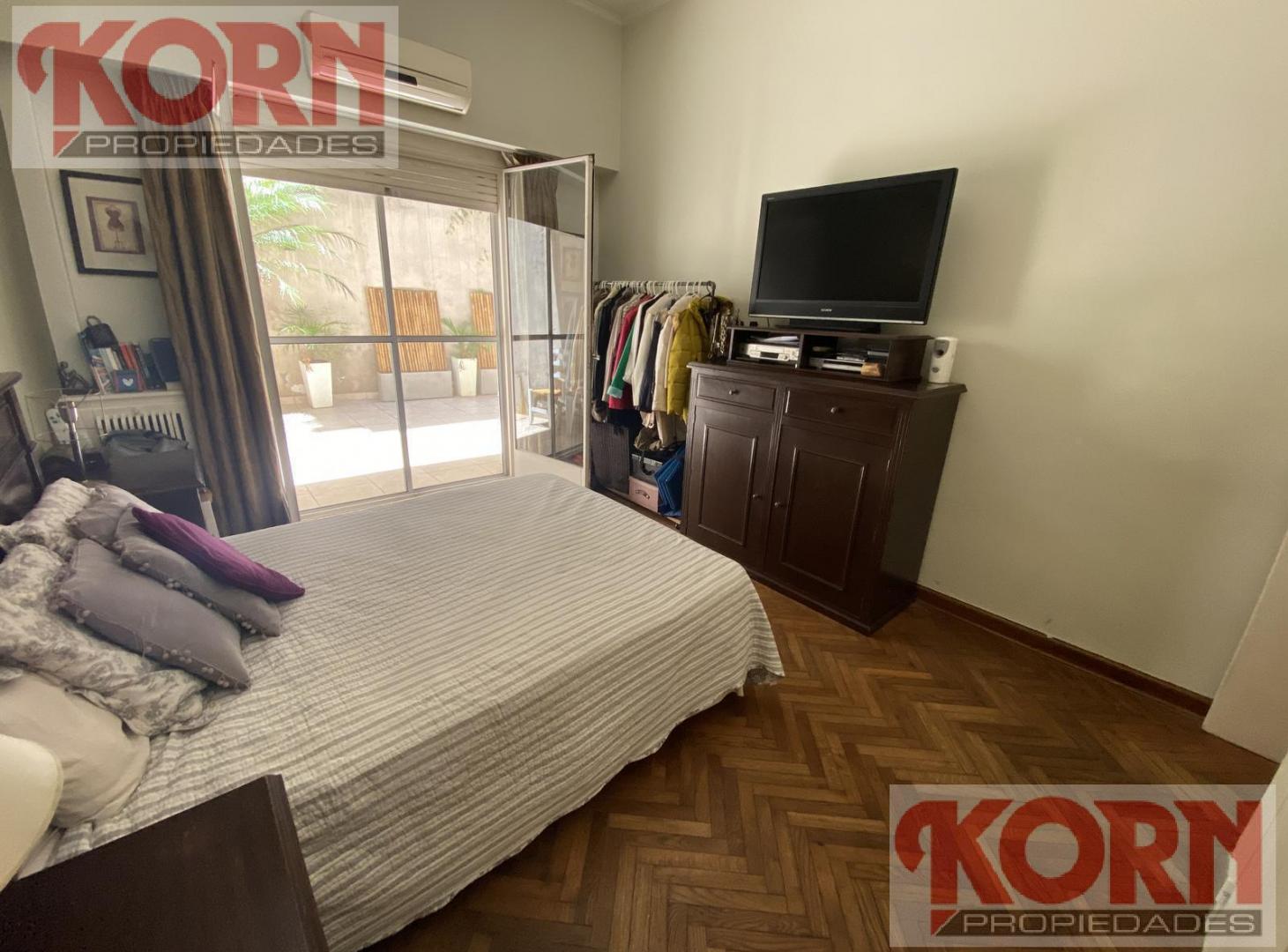 Foto de VENTA DEPARTAMENTO 4 AMBIENTES CON DEPENDENCIA, ESCRITORIO, PATIO Y, imagen 4
