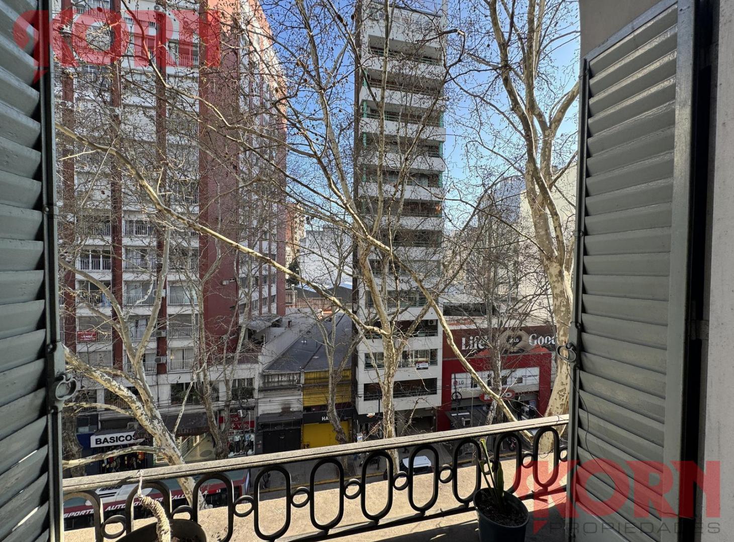 Foto de VENTA DEPARTAMENTO DE 3 AMBIENTES CON DEPENDENCIA EN PALERMO, PROXIMO, imagen 3