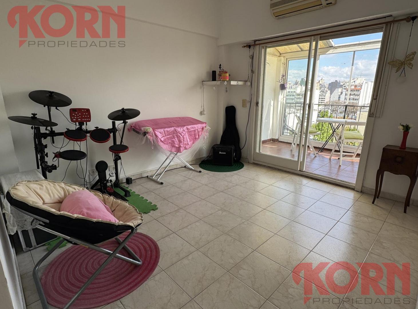 Foto de VENTA DEPARTAMENTO 2 AMBIENTES CON BALCÓN ATERRAZADO APTO PROFESIONAL Y, imagen 3
