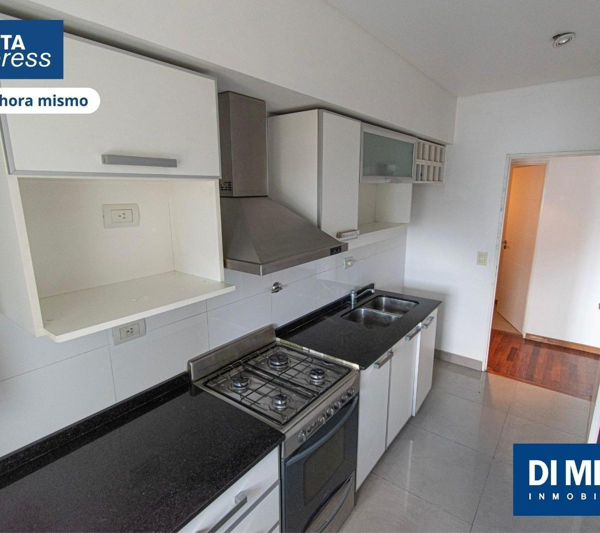 ¡El Edificio Que Estabas Buscando - 3 Amb con Cochera y Amenities! Visitalo Express Hoy! 2