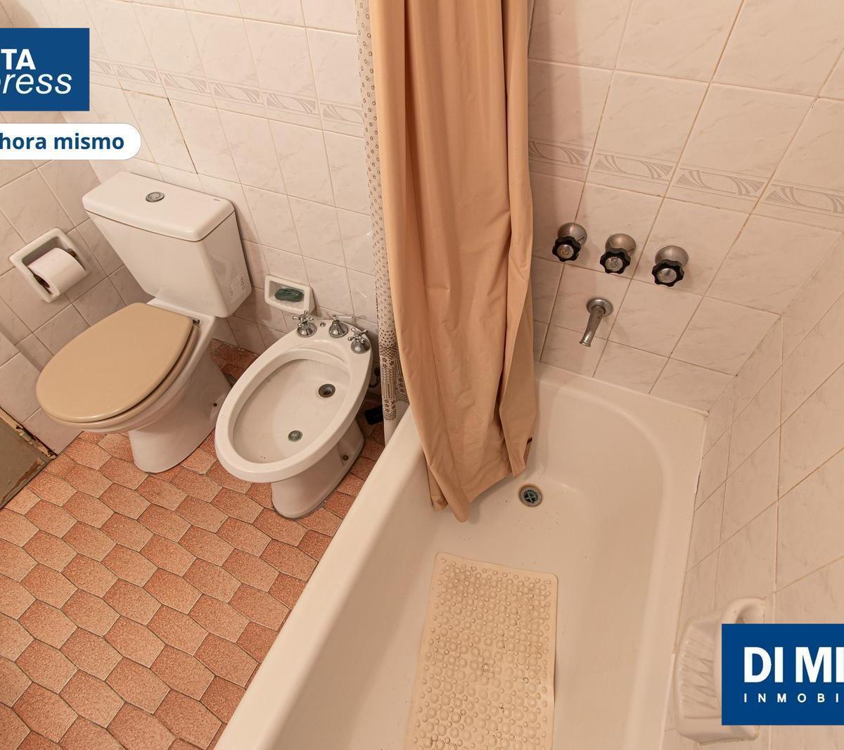 ¡Vivi La Amplitud de Dos Departamentos con un Gran Patio! Visitalo Express Hoy Mismo! 4
