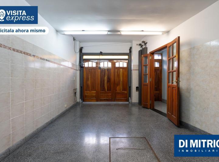 Viví en un amplio y cómodo Triplex con cochera y Terraza en Barracas 3