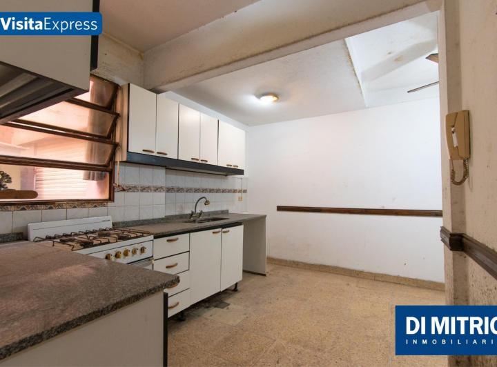 ¡4 Ambientes con Patio y Balcon para reciclarlo a tu gusto! Visitalo Express HOY mismo! 5