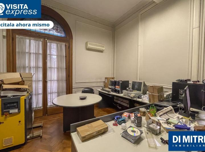 Un PH unico, con mas de 10 ambientes para aprovechar cada espacio! Visitalo Express HOY mismo! 1