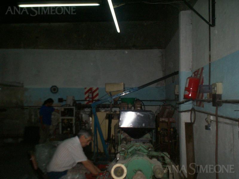Galpón c/renta de 350m2 -2 plantas- Zona Industrial