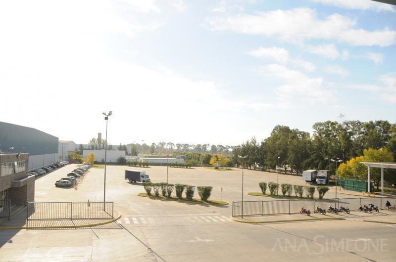 Excelentes Naves Triple a Dentro de Parque Industrial 3