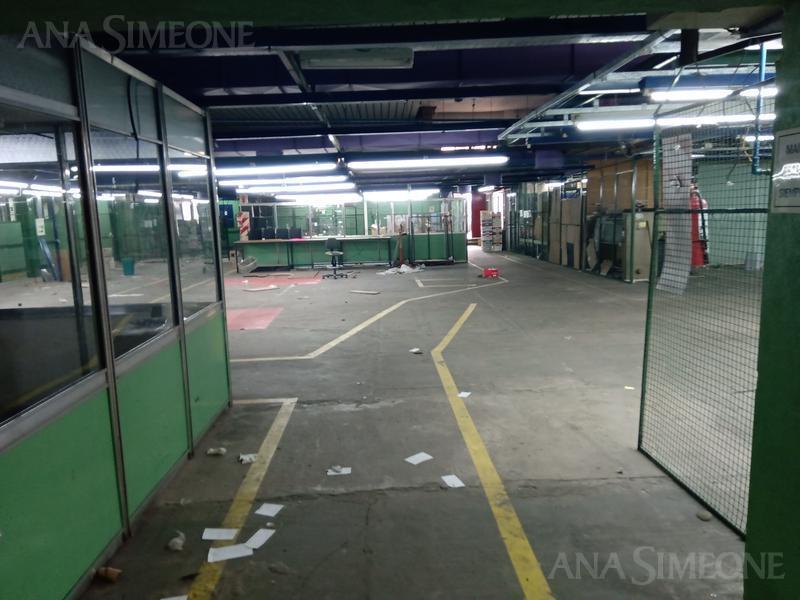 Foto de Nave Industrial - Haedo - Venta con Renta, imagen 2