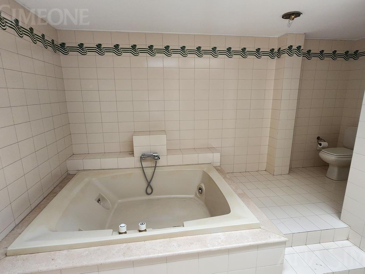Casa - Venta - La Lucila 4