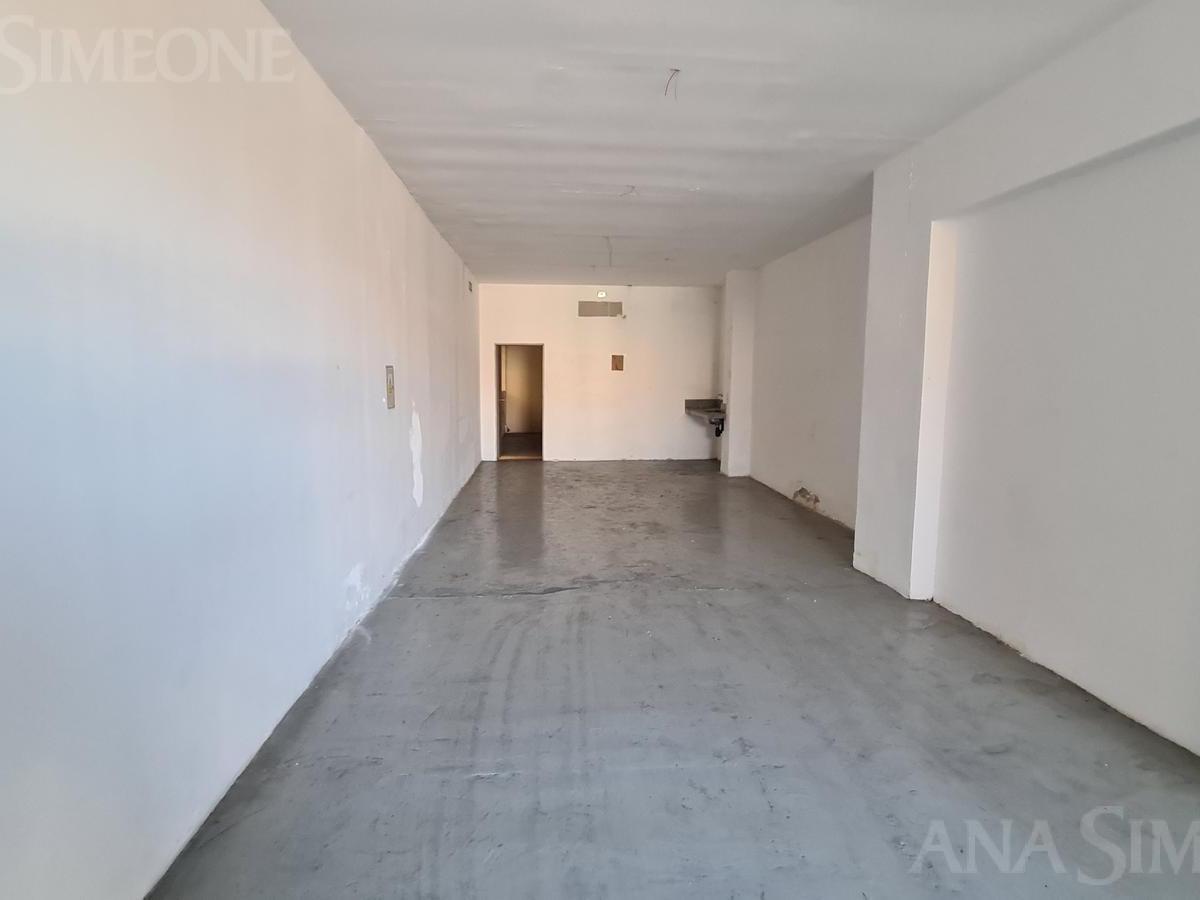 Nave Industrial - Jose Leon Suarez - Alquiler 4