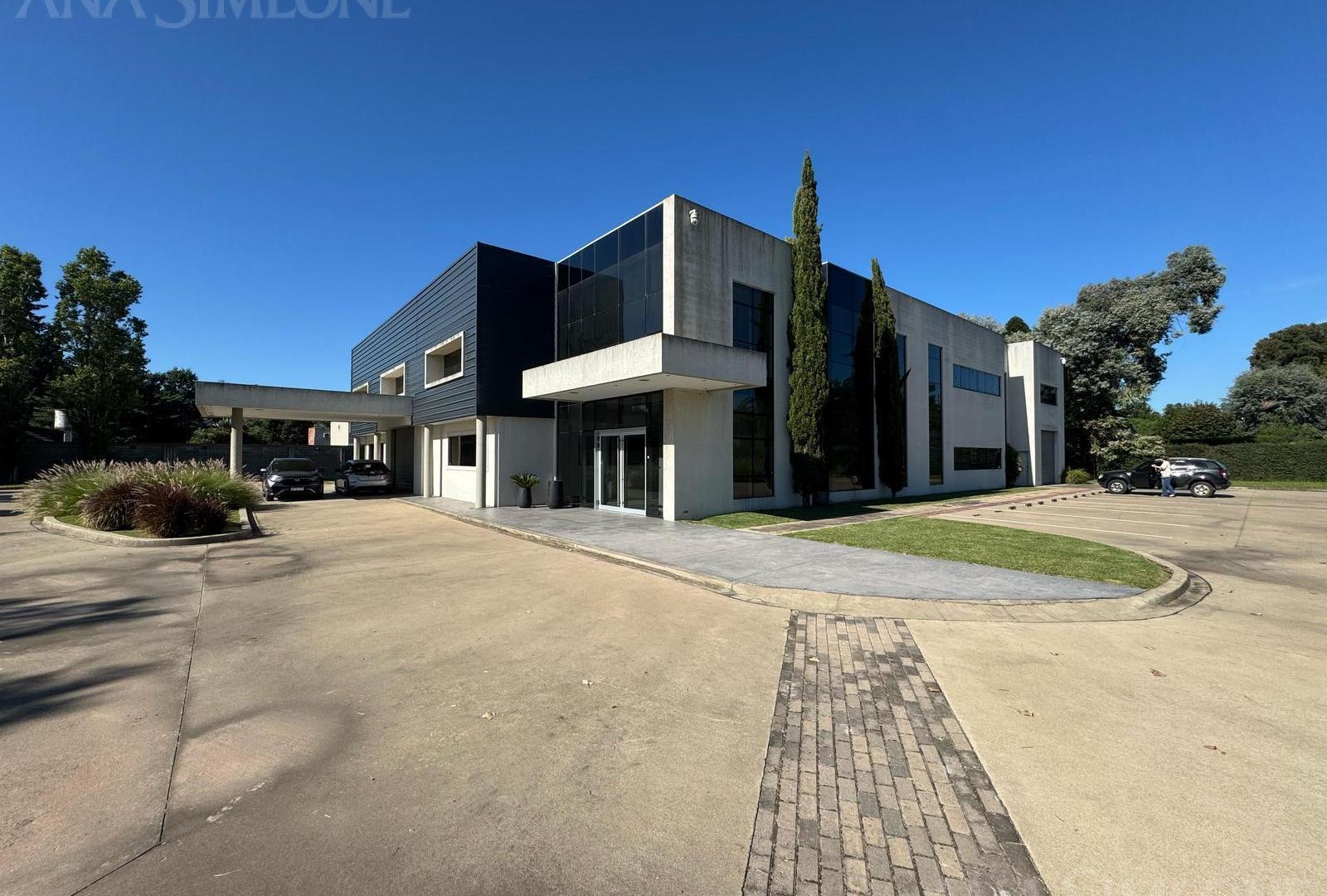 Edificio Comercial - Venta y Alquiler - Escobar Loma Verde