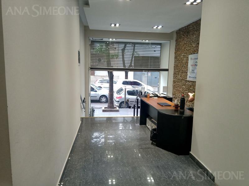 Foto de Edificio de Oficinas de 1500m2 totales, reciclado a nuevo sobre terreno, imagen 2