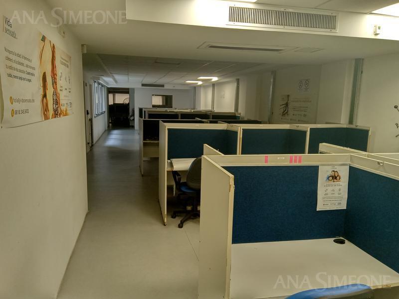 Foto de Edificio de Oficinas de 1500m2 totales, reciclado a nuevo sobre terreno, imagen 2