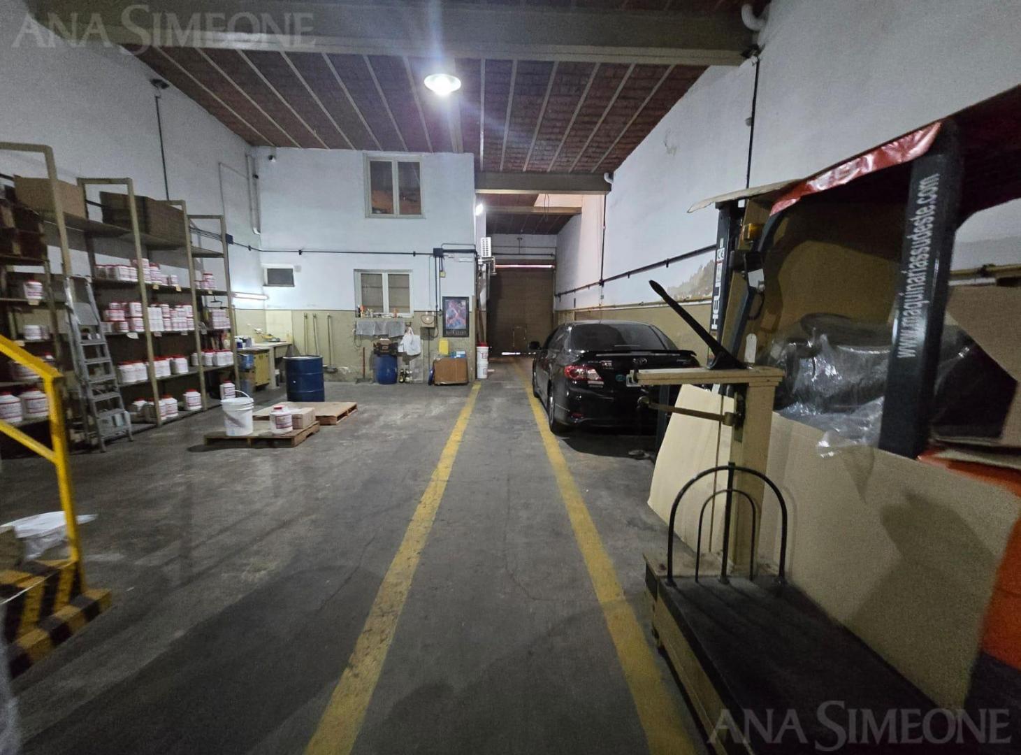 Foto de Nave Industrial - Alquiler - Parque Patricios, imagen 2