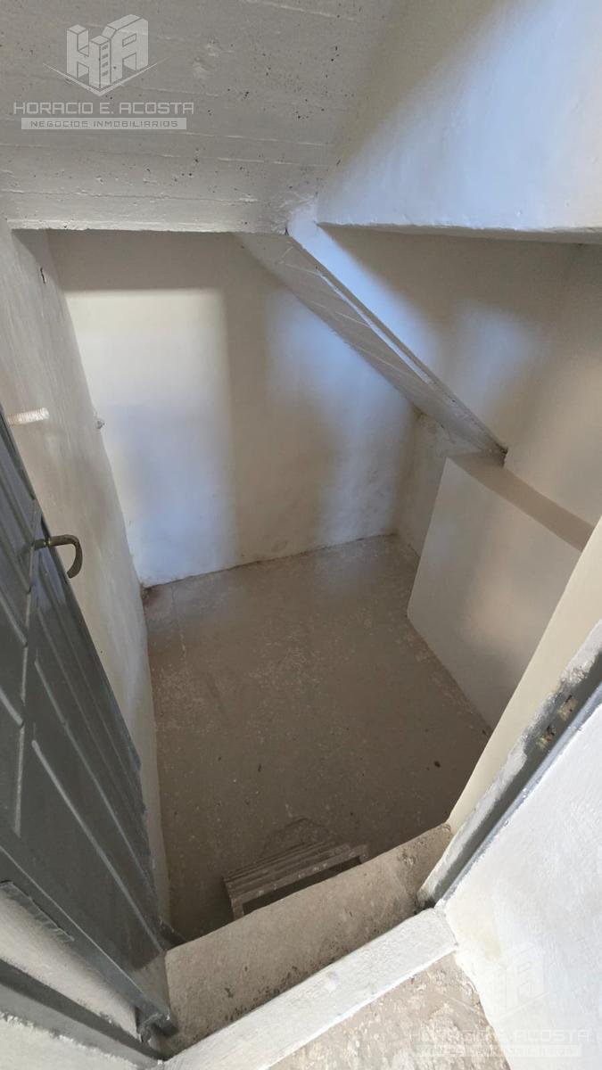 Galpon con Local en Venta a 1 Cuadra de Ruta 8 3