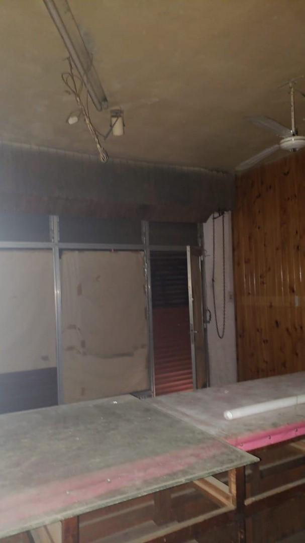 Depósito Galpón en Venta Ubicado en Lomas de Zamora, G. B. a. Zona Sur 2
