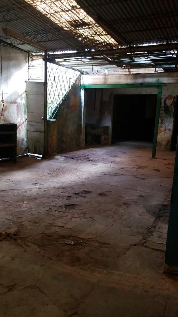 Depósito Galpón en Venta Ubicado en Lomas de Zamora, G. B. a. Zona Sur 5