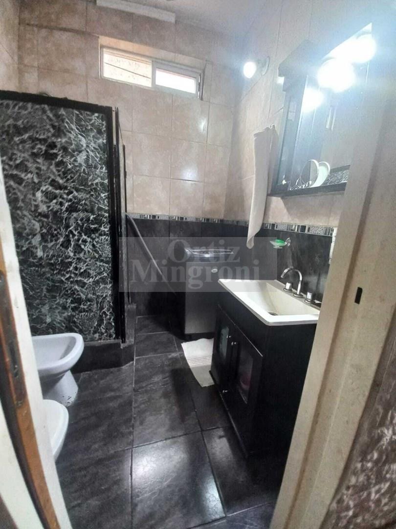 Casa Chalet en Venta en Lomas de Zamora, G. B. a. Zona Sur, Argentina 2