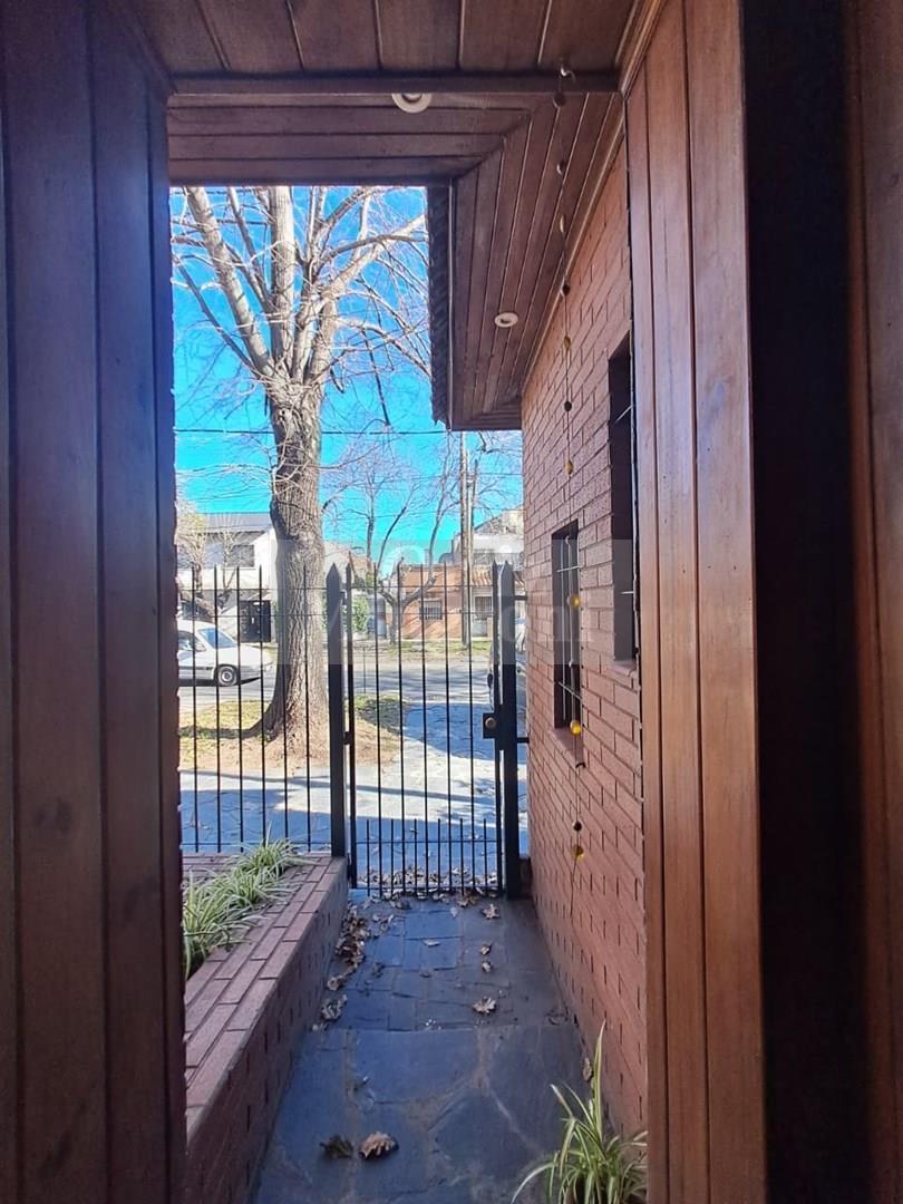 Foto de Casa Chalet en Alquiler en Lomas de Zamora, G.B.A. Zona Sur, imagen 4