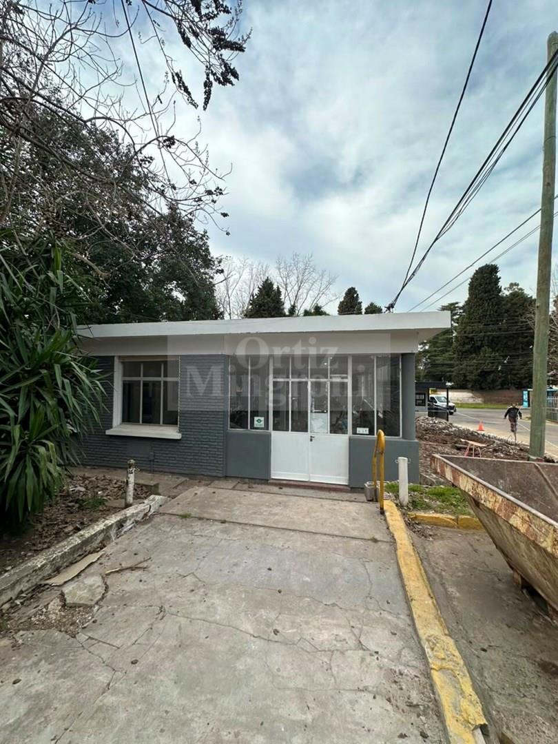 Foto de Depósito en Alquiler en Llavallol, Lomas de Zamora, G.B.A. Zona Sur, imagen 1