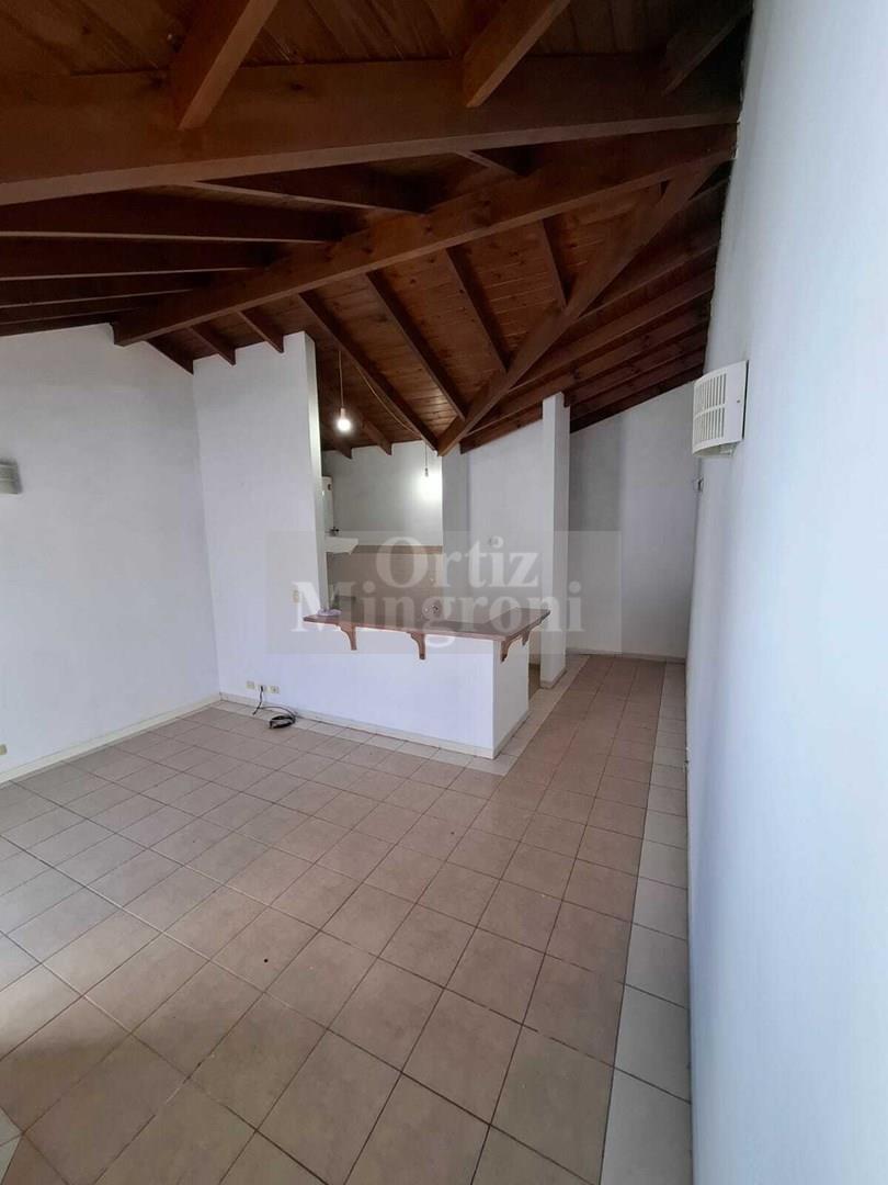 Foto de Departamento en Alquiler en Lomas de Zamora, G.B.A. Zona Sur, Argentina, imagen 2