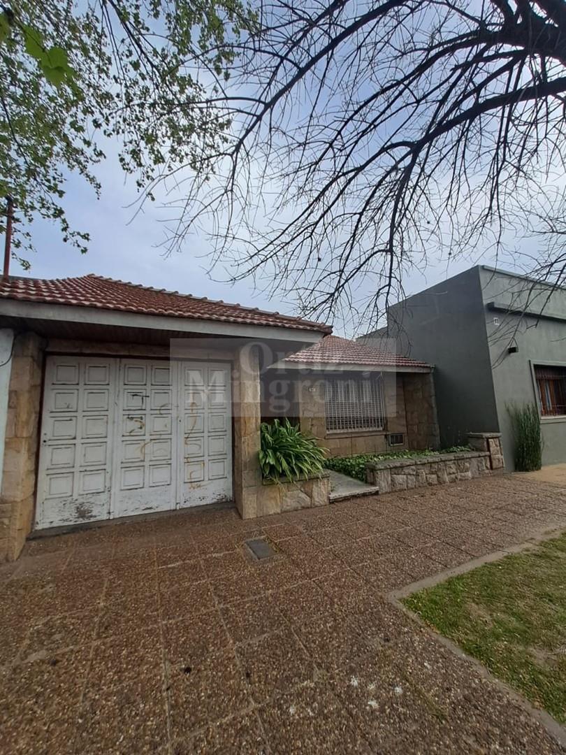 Foto de Casa Chalet en Venta en Banfield, Lomas de Zamora, G.B.A. Zona Sur, imagen 1