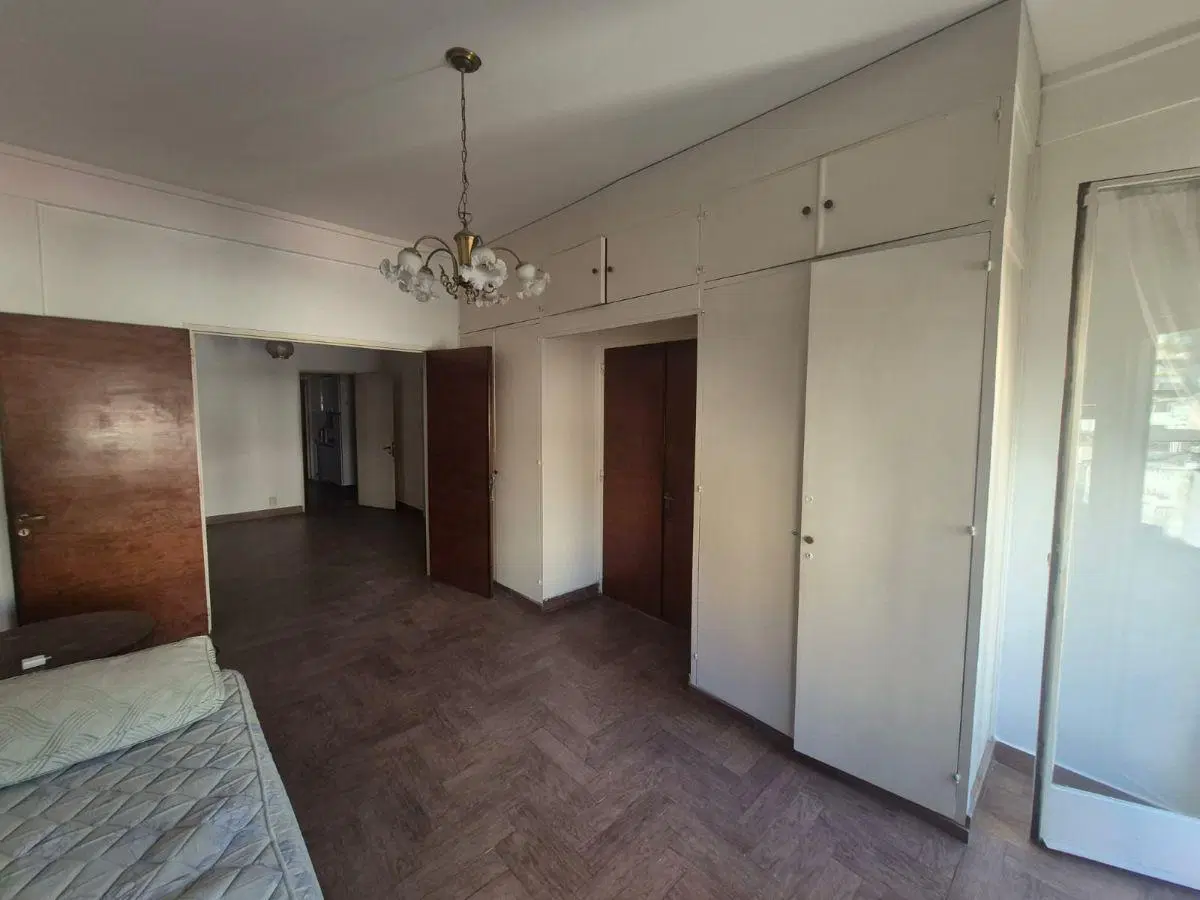 Departamento 2 dormitorios con balcon y dependecia de servicio FRENTE 4