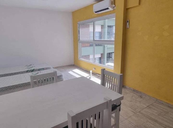 Monoambiente con división en 2