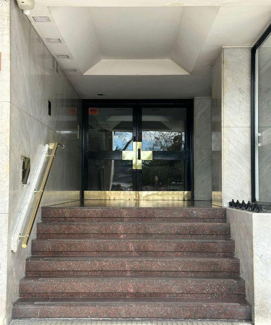 Foto de Excelente ubicación! Apto Profesional Luminoso! Seguridad 24 horas, imagen 4