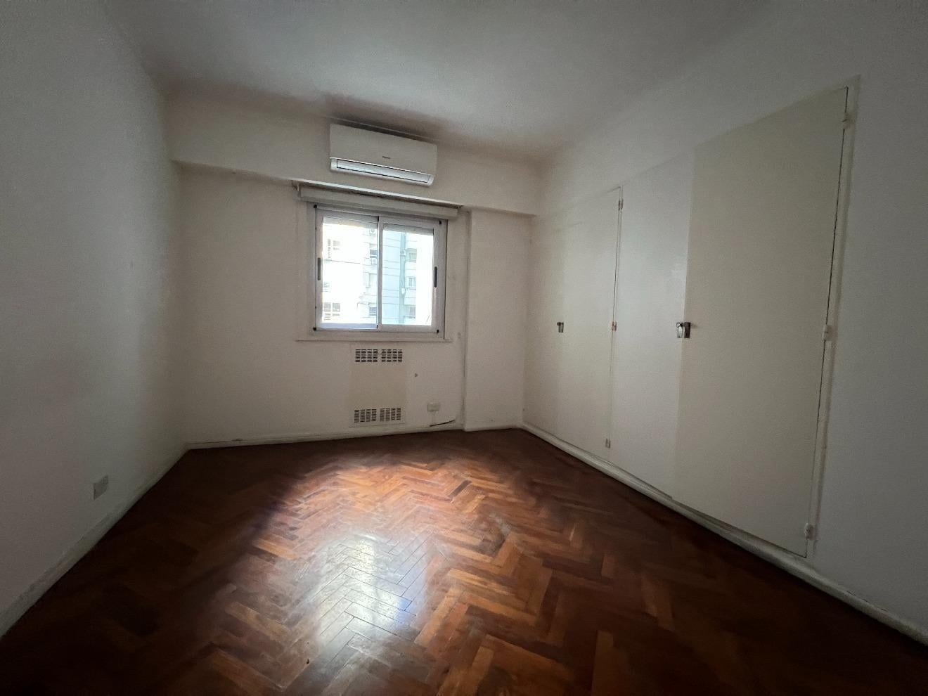 Foto de VENTA TRES AMBIENTES AMPLIOS CON COCHERA Y VIGILANCIA 24 HS, imagen 5