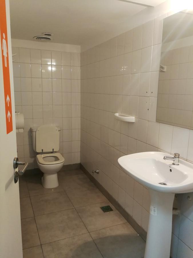 Foto de "Galeria Jardin". Excelente Oficina en Torre con Seguridad 24hs., imagen 3