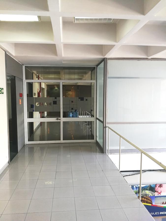 Foto de "Galeria Jardin". Excelente Oficina en Torre con Seguridad 24hs., imagen 4