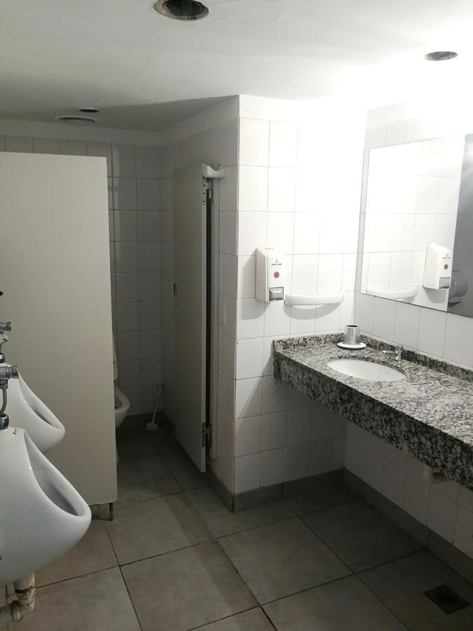 "Galeria Jardin". Excelente Oficina en Torre con Seguridad 24hs.