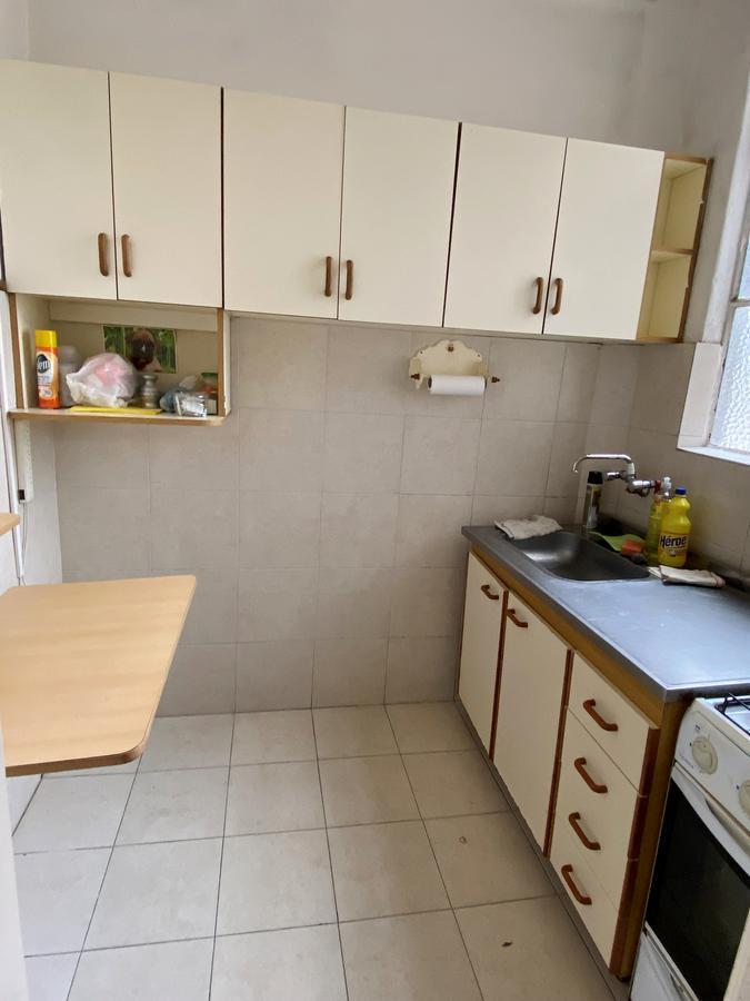 Muy Luminoso 4 ambientes con Dependencia en Edificio Antiguo de Categoría!!