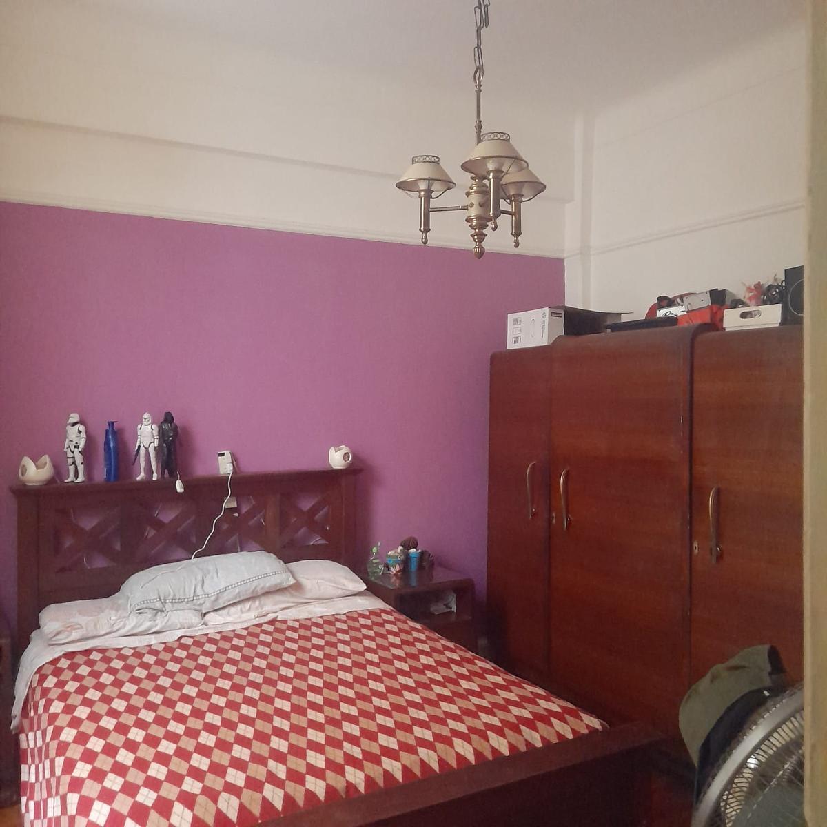 Muy Luminoso 4 Ambientes con Dependencia en Edificio Antiguo de Categoría! 4