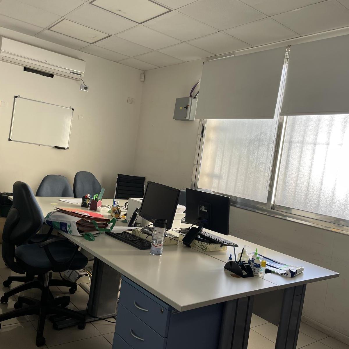 Foto de 310m2 en 2 plantas. Exc Inmueble comercial en el Centro de Flores, imagen 5