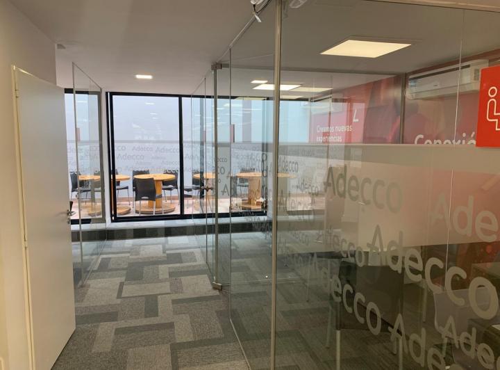 Foto de LOCAL EDIFICIO DE OFICINAS PB y 1PISO - AV. CABILDO 4700, imagen 4