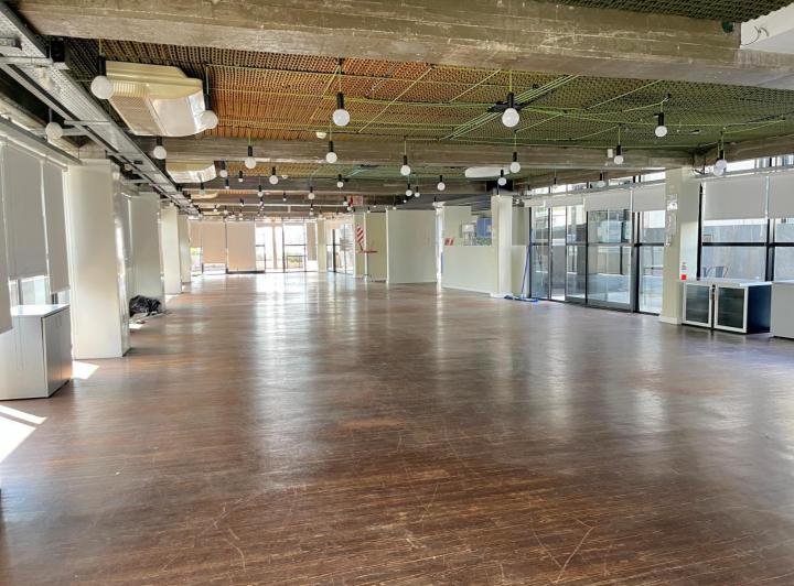Foto de Excelente Piso de Oficinas. Con vista abierta! Excelente conectividad., imagen 2
