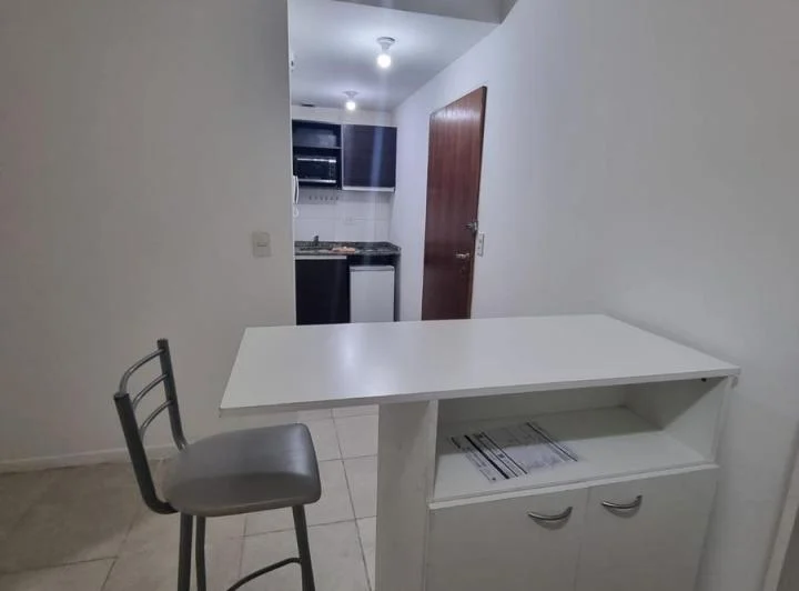 MONOAMBIENTE APTO PROFESIONAL EN EXCELENTE UBICACIÓN 4