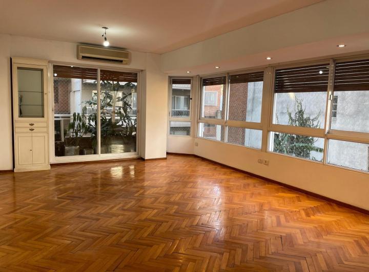 Semipiso edificio con seguridad. 3 ambientes con dependencia en Excelente Ubicacion!! 3